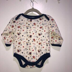 𝅺NWOT Boy's long sleeved onesie Size 0-6 months